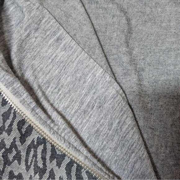 Soft Surroundings Hooded Sweater Womens Medium Leopard Print Cozy Layer Jacket - Picture 8 of 9